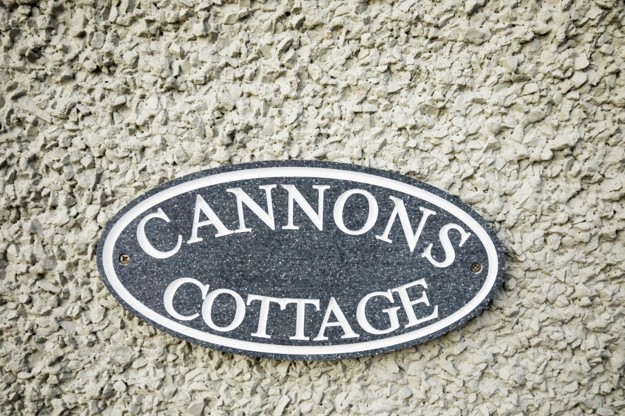 Cannon Cottage St John's Point Екстер'єр фото